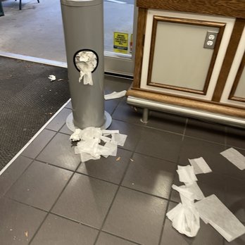 Harris Teeter - Nobody can be bothered to clean up this mess? - Grocery Near Me - Fort Mill, South Carolina Harris Teeter - Nobody can be bothered to clean up this mess? - Grocery Near Me - Fort Mill, South Carolina