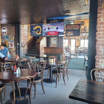 Hennessey's Tavern - First floor seating - Irish Near Me - Hermosa Beach, California Hennessey's Tavern - First floor seating - Irish Near Me - Hermosa Beach, California