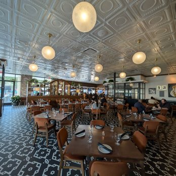 Jonathan’s The Rub East End - Dining area - Cocktail Bars Near Me - Houston, Texas Jonathan’s The Rub East End - Dining area - Cocktail Bars Near Me - Houston, Texas