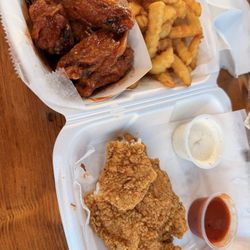 Touchdown Wings - Fried Catfish Sweet Chili Wings & Fry Combo