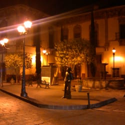 Plaza del Ropero y Estatua de Jorge Negrete - Estatua de Jorge Negrete en la Plaza del Ropero
