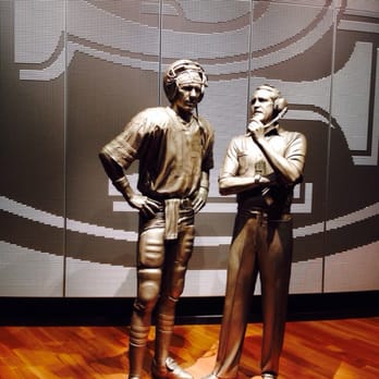 49ers Museum - Joe Montana & Bill Walsh statues - Museums Near Me - Santa Clara, California 49ers Museum - Joe Montana & Bill Walsh statues - Museums Near Me - Santa Clara, California