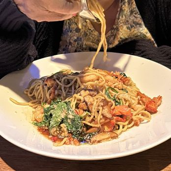 Yard House - Lobster Garlic Noodles - Bars Near Me - Hallandale Beach, Florida Yard House - Lobster Garlic Noodles - Bars Near Me - Hallandale Beach, Florida