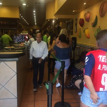 La Chata - Waiting in line - Mexican Near Me - Guadalajara, JAL