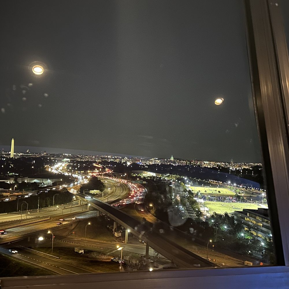 Skydome Restaurant - Night view into DC - Lounges Near Me - Arlington, Virginia Skydome Restaurant - Night view into DC - Lounges Near Me - Arlington, Virginia