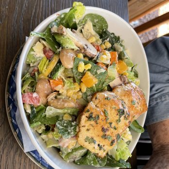 Duza's Kitchen - Duza's House Salad with Salmon - Breakfast & Brunch Near Me - Payson, Arizona