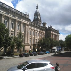 Bolton Museum, Art Gallery and Aquarium - View from the outside.