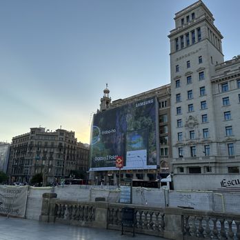 Plaça Catalunya - Landmarks & Historical Buildings Near Me - Barcelona, B Plaça Catalunya - Landmarks & Historical Buildings Near Me - Barcelona, B