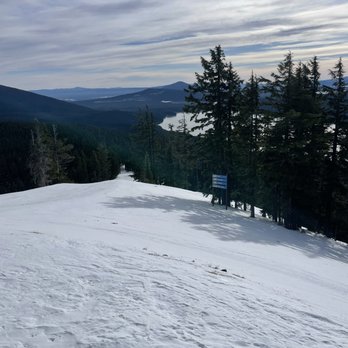 Willamette Pass Resort Ski Area - More views - Ski Resorts Near Me - Crescent, Oregon