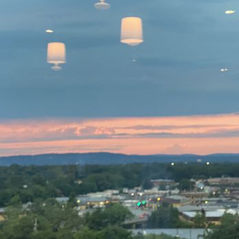 Crowne Plaza Saddle Brook - Rooftop bar sunset view - Hotels Near Me - Saddle Brook, New Jersey