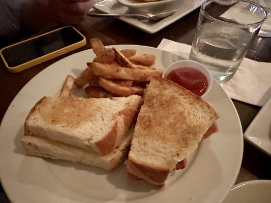 Bloom's Tavern by null