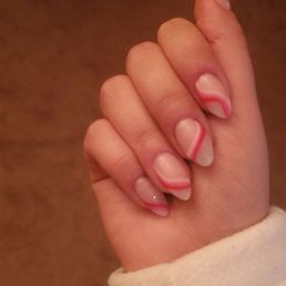 Powder manicure with tips