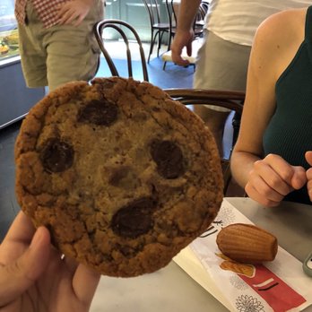 Almondine Bakery - Huge chocolate chip cookie - Bakeries Near Me - Brooklyn, New York Almondine Bakery - Huge chocolate chip cookie - Bakeries Near Me - Brooklyn, New York