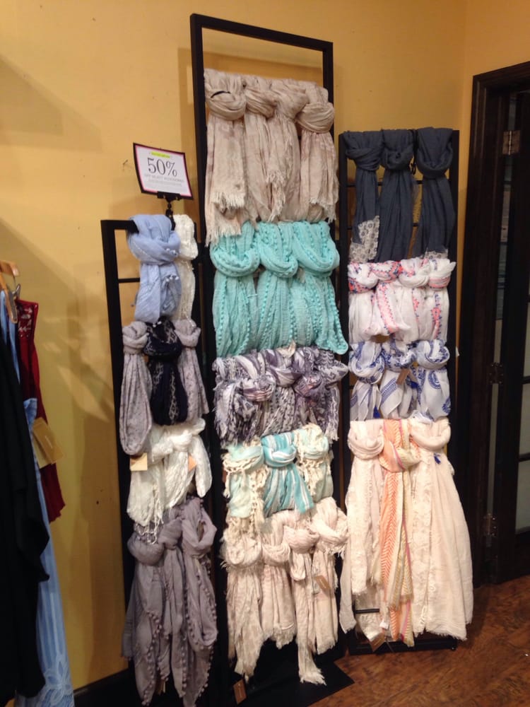 FRANCESCA’S COLLECTION Updated September 2024 2000 N Rock Rd