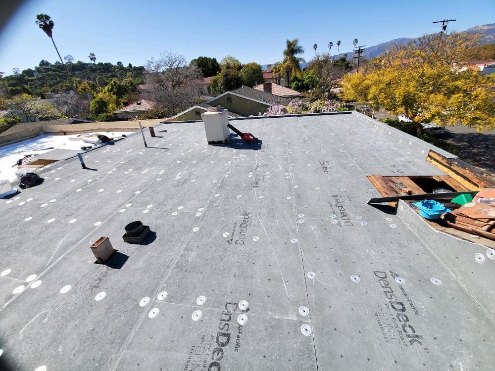 Slide of Al's Roofing & Gutters