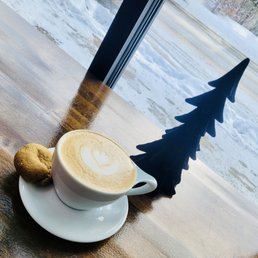 Gingerbread latte with mini molasses cookie Gingerbread latte with mini molasses cookie