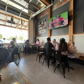 Burger Bench - Interior - Burgers Near Me - Vista, California