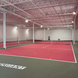 Tennis Giant - Indoor practice area