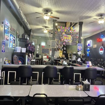 Diamond's Bistro & Gaming - American Near Me - Litchfield, Illinois Diamond's Bistro & Gaming - American Near Me - Litchfield, Illinois