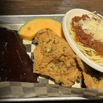 Hank's Farm Restaurant - Oink & Peep - Italian Near Me - Ottawa, Illinois