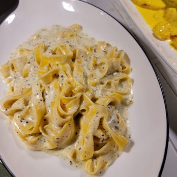 Petralunga - Black truffle fettuccine - Pizza Near Me - Miami, Florida