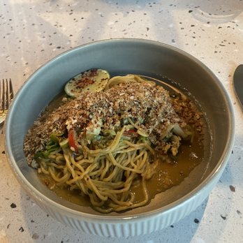 Olili - Thai Chili Dungeness Crab Noodles - Desserts Near Me - Honolulu, Hawaii Olili - Thai Chili Dungeness Crab Noodles - Desserts Near Me - Honolulu, Hawaii