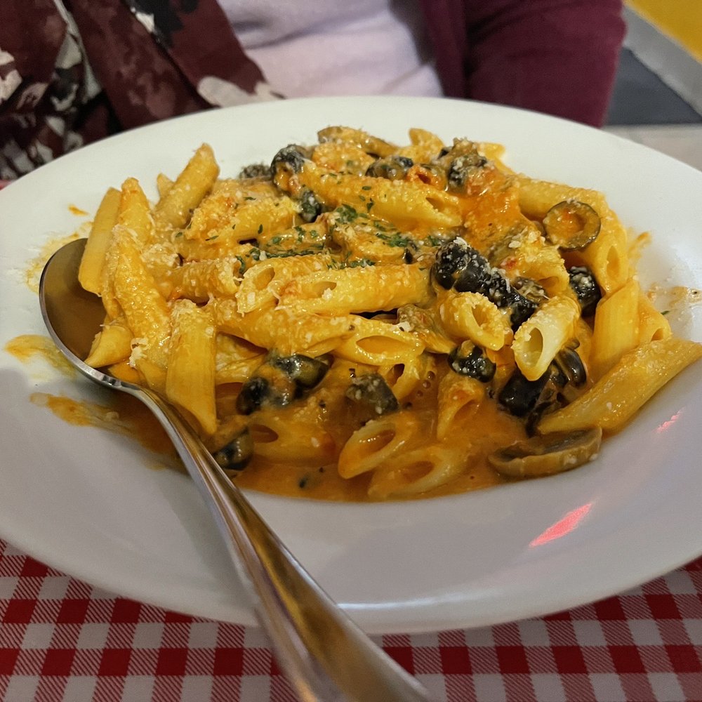 La Siciliana - Pene (with mushroom + black olive + Rosa) - Pizza Near Me - Willits, California La Siciliana - Pene (with mushroom + black olive + Rosa) - Pizza Near Me - Willits, California