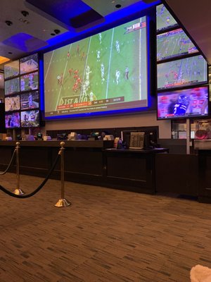 Lagasse S Stadium 563 Photos 664 Reviews Sports Bars 3325