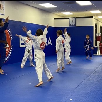 Gracie Barra Oceanside - Trainers Near Me - Oceanside, California