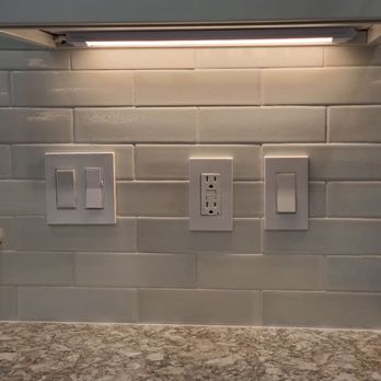 Precision Power Electrical - Under Cabinet light with new tile. - Electricians Near Me - Maryville, Tennessee Precision Power Electrical - Under Cabinet light with new tile. - Electricians Near Me - Maryville, Tennessee