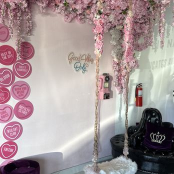 Downey Nails And Lashes - Super cute swing! - Nail Salons Near Me - Downey, California