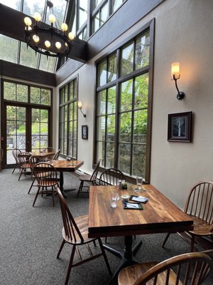 Multnomah Falls Lodge by null