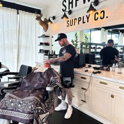 Shipwreck Barbershop - Riverside - Hot towel shave