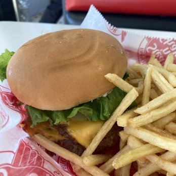 Steak ’n Shake - Single Steakburger with Cheese - Fast Food Near Me - Louisville, Kentucky Steak ’n Shake - Single Steakburger with Cheese - Fast Food Near Me - Louisville, Kentucky