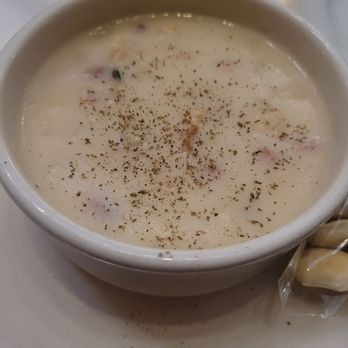 Old Ebbitt Grill - Clam chowder - Bars Near Me - Washington, DC, District of Columbia