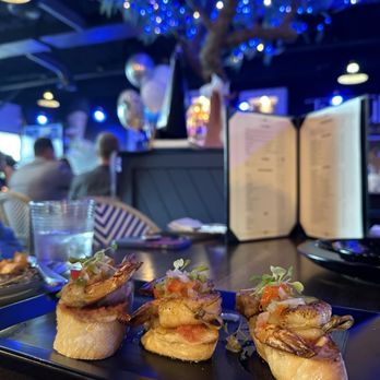 Turull’s Kitchen & Bar - Garlic shrimp with pan con tomate - Tapas Bars Near Me - Orlando, Florida