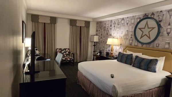 The Alexandrian Old Town Alexandria, Autograph Collection by null