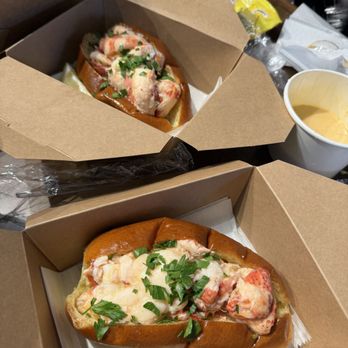 Red's Best - Lobster rolls - Seafood Near Me - Boston, Massachusetts