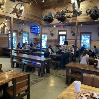 Pinkerton's Barbecue - Dining hall, plenty of seating outside - Barbeque Near Me - San Antonio, Texas Pinkerton's Barbecue - Dining hall, plenty of seating outside - Barbeque Near Me - San Antonio, Texas