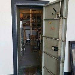Select Pro Locksmith - We open antique safes.