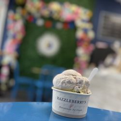 Razzleberry’s - Razzleberry on top, mint chocolate below