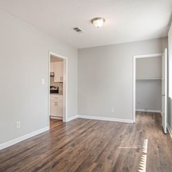 Rollingwood Apartments