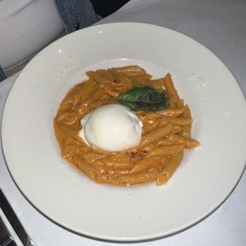 Serafina - Spicy penne alla vodka with burrata - Italian Near Me - New York, New York Serafina - Spicy penne alla vodka with burrata - Italian Near Me - New York, New York