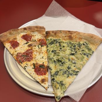 Freddy’s Pizza Since 1961 - Spinach Artichoke & Classic Margherita - Pizza Near Me - Astoria, New York