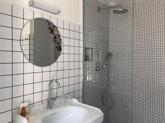 New Hotel Le Voltaire by null