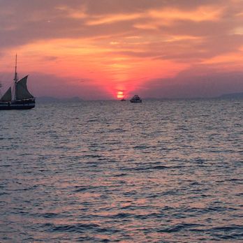 Cruise Planners - Santorini Sunset boat tour - Travel Agents Near Me Cruise Planners - Santorini Sunset boat tour - Travel Agents Near Me