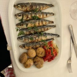 Adamastor - Fried Sardines!  Delicious