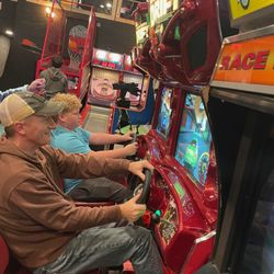 The Hangout Arcade - Some head to head racing