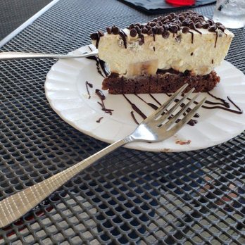 The Island Hideaway - Banana cream pie - Seafood Near Me - Solomons, Maryland