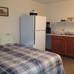 view of room; studio